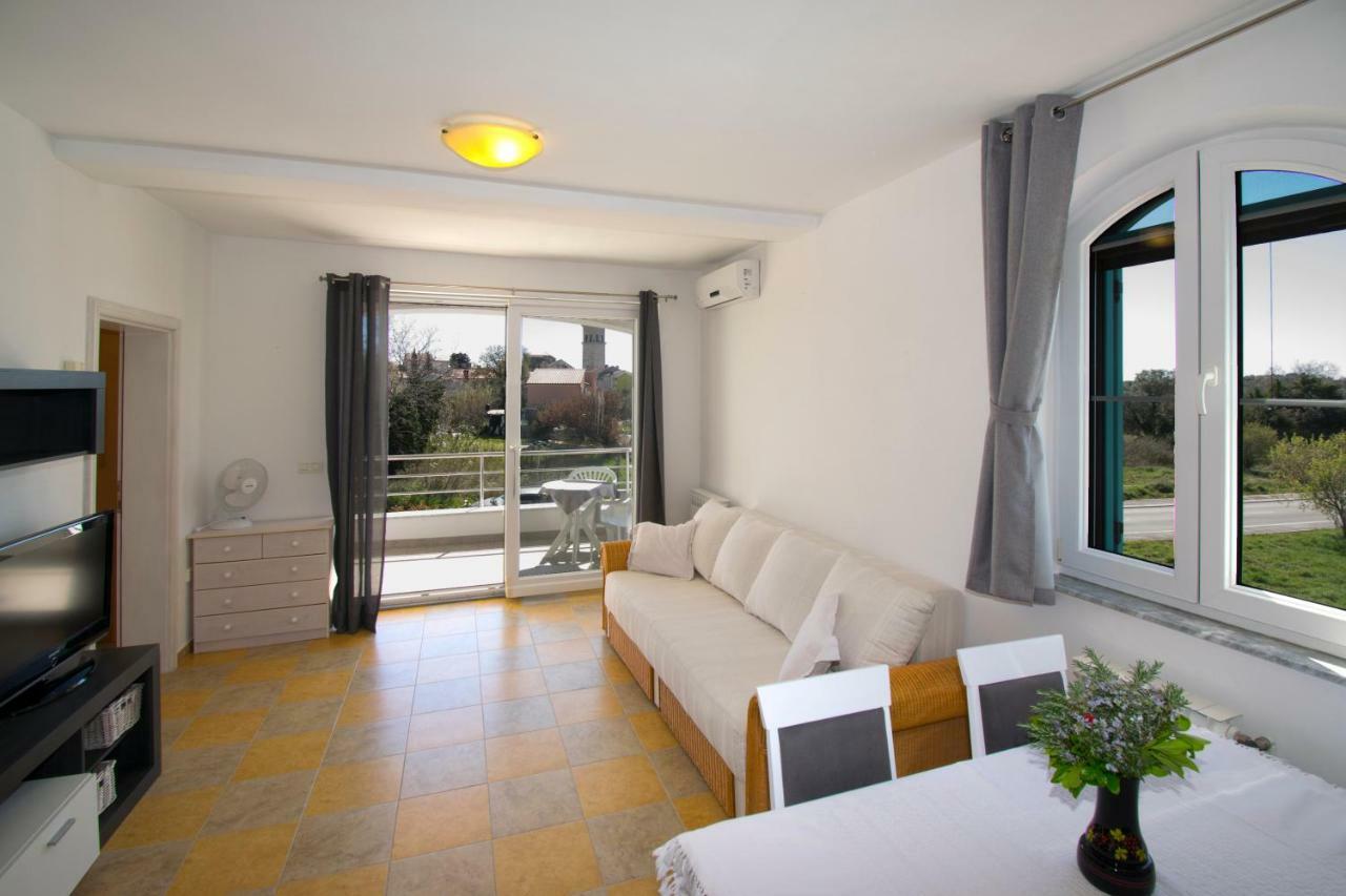 Apartman Mendula Premantura Exterior photo