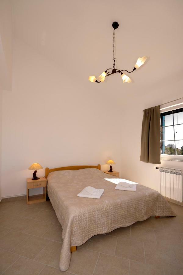 Apartman Mendula Premantura Exterior photo